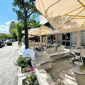 https://hotel-bruna-cesenatico.emilia-romagnahotels.net